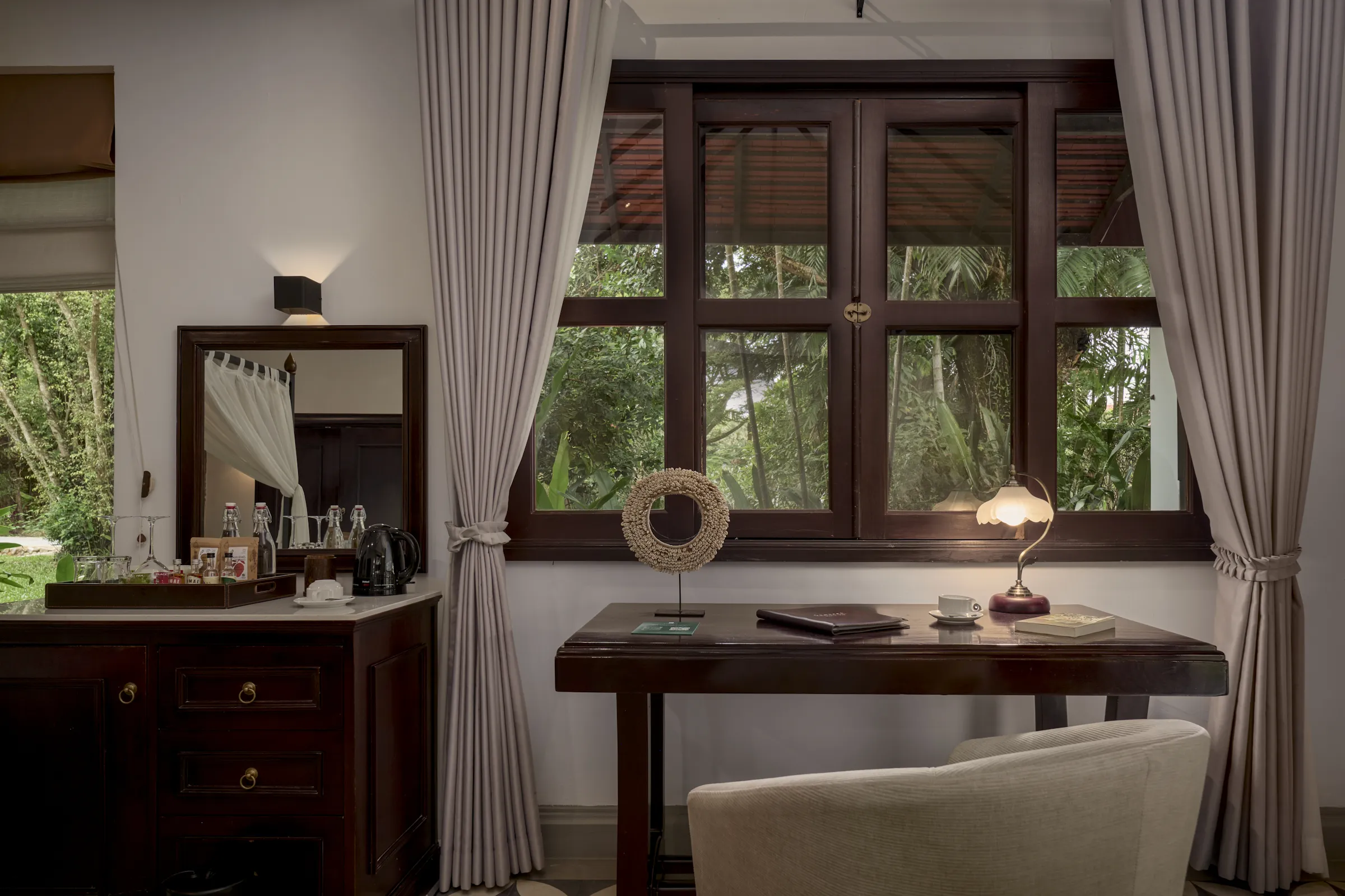 Samanea Desk