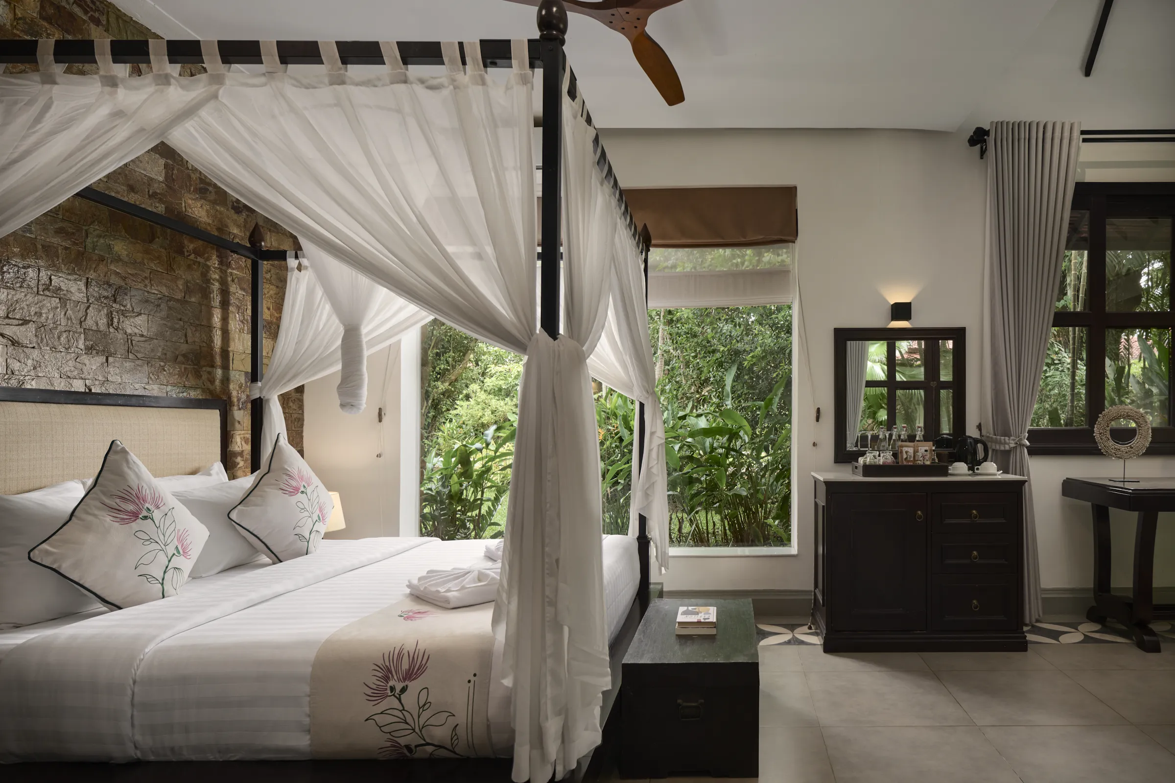 Deluxe Double Luxury rooms in Kep