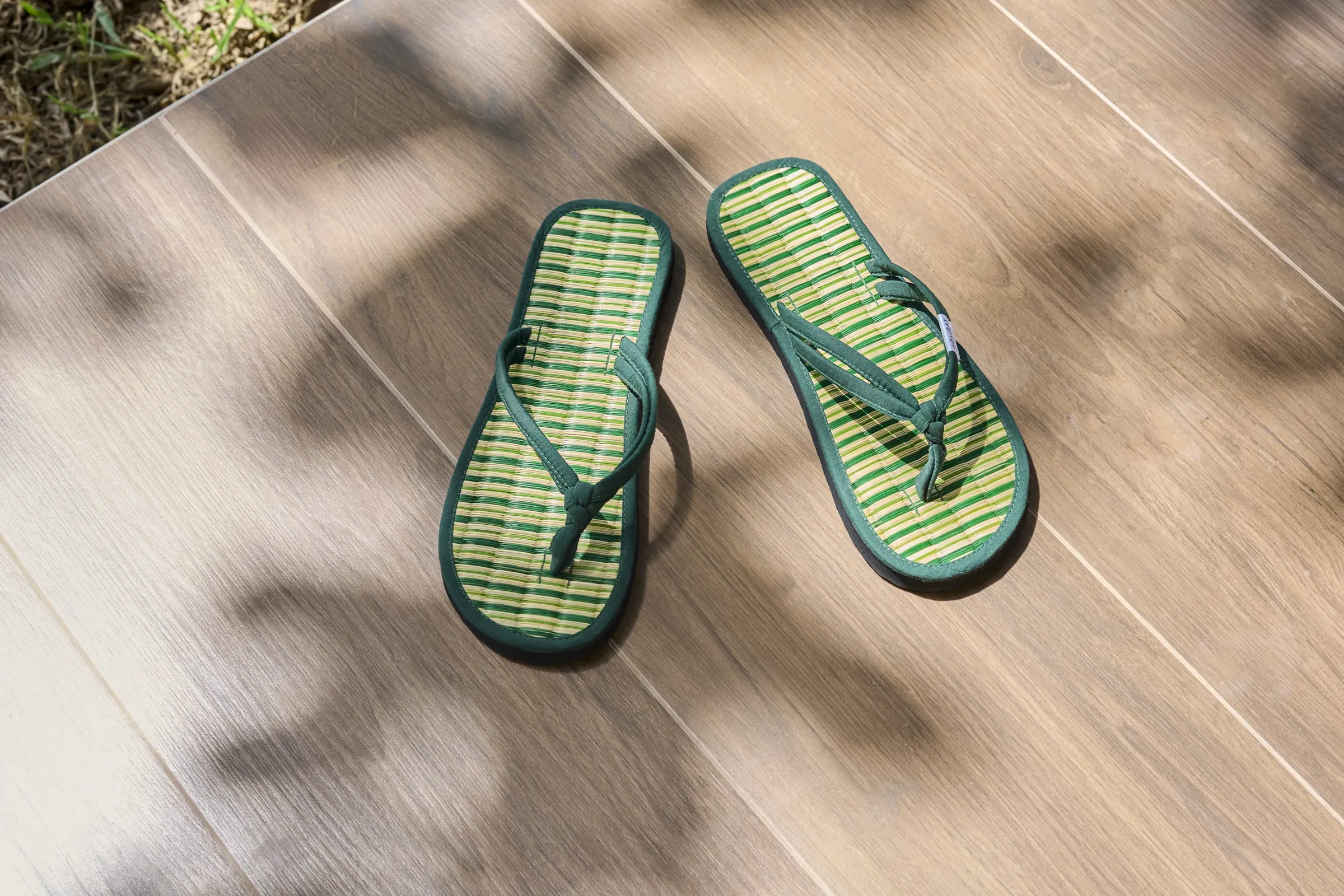 Samanea slippers